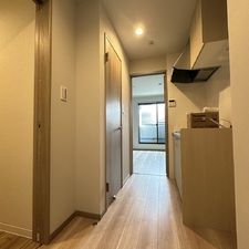 玄関からつづく室内廊下