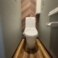 プライベート空間は清潔感あるトイレにて