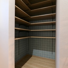 玄関にはたっぷり収納できる靴棚